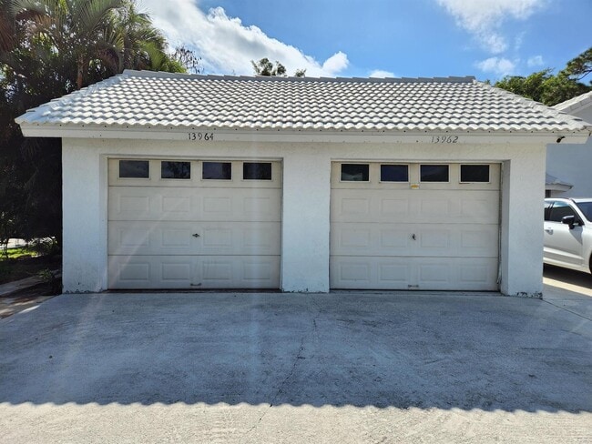 13964 Morning Glory Dr in Wellington, FL - Foto de edificio - Building Photo