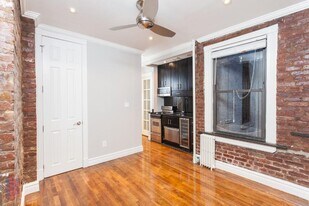 410 E 13th St, Unit 3C in New York, NY - Building Photo