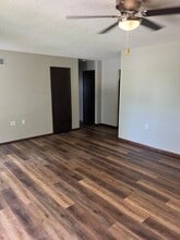 28796 118th Rd in Marshall, MO - Building Photo - Building Photo