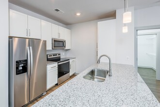 Pine25 North End in Charlotte, NC - Building Photo - Building Photo