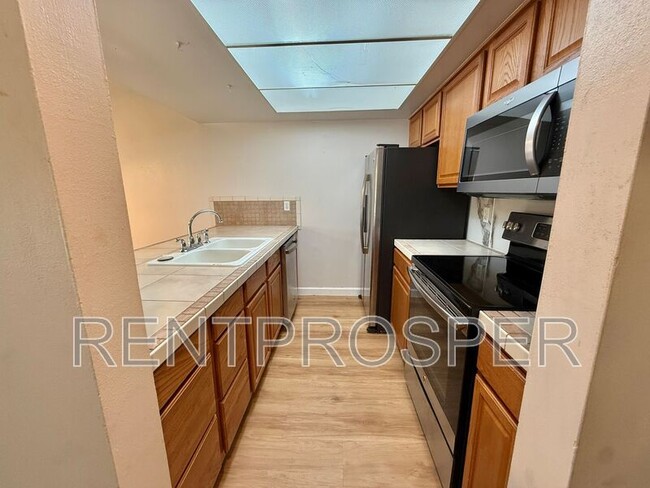 6019 Windhover Dr in Orlando, FL - Building Photo - Building Photo