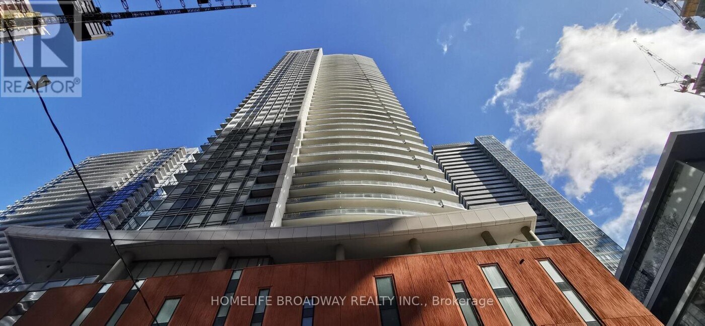 21-3421 Widmer St in Toronto, ON - Building Photo