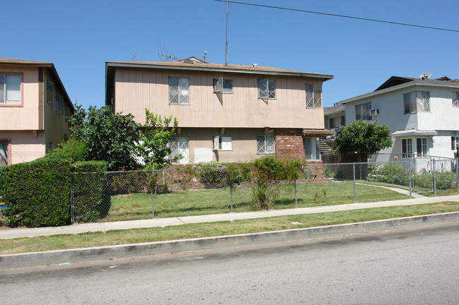 7047 Fulton Ave in North Hollywood, CA - Building Photo - Building Photo