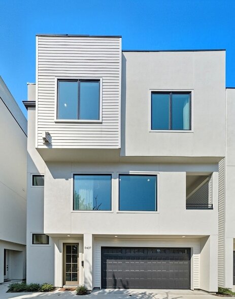 property at 5437 Darling St