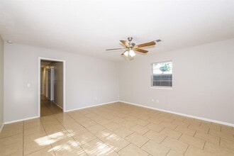 621 Juniper Ave in Midwest City, OK - Building Photo - Building Photo