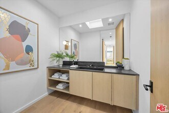 1836 Loma Vista Dr in Beverly Hills, CA - Building Photo - Building Photo