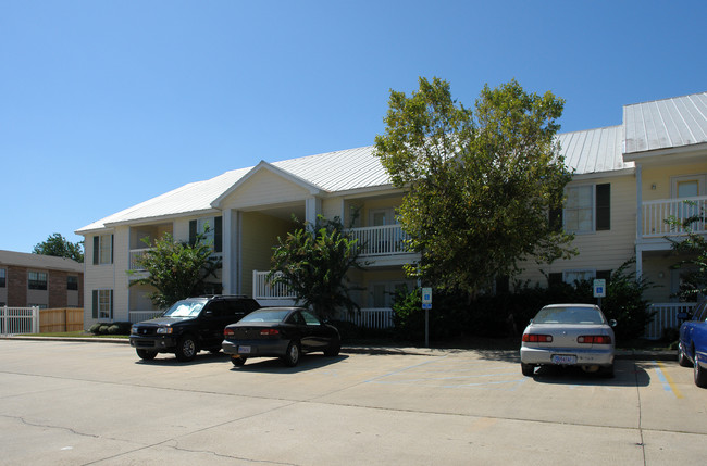 3918 Governors Dr in Montgomery, AL - Foto de edificio - Building Photo