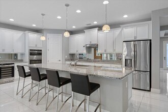 10017 SW Oak Tree Cir in Port St. Lucie, FL - Building Photo - Building Photo