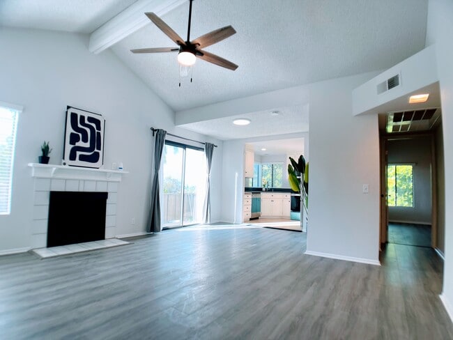 22725 Lakeway Dr, Unit 390 in Diamond Bar, CA - Building Photo - Building Photo