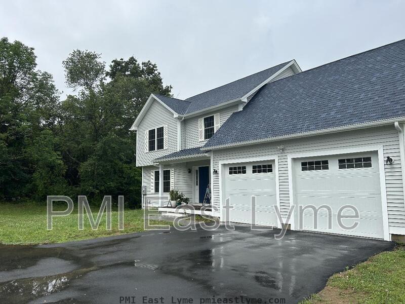 23 Quakertown Mdws in Ledyard, CT - Building Photo
