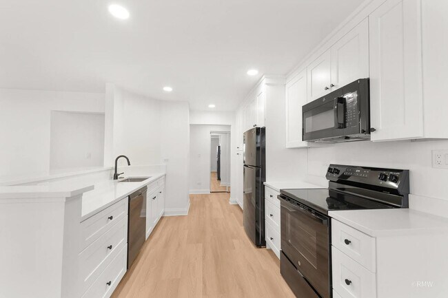 110 N Willow Rd in Elmhurst, IL - Building Photo - Building Photo