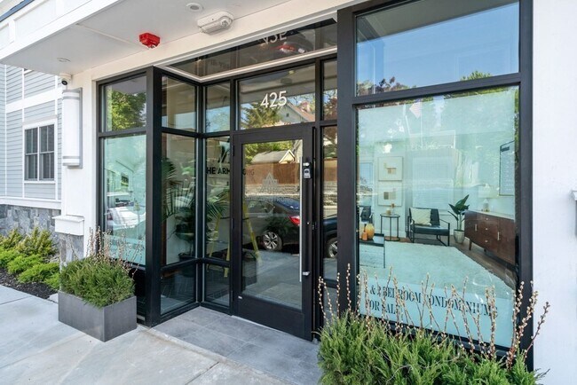 425 Lagrange St in Boston, MA - Building Photo - Building Photo