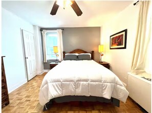 300 Peachtree St NE in Atlanta, GA - Foto de edificio - Building Photo