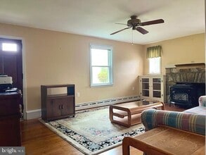 355 Rockdale Dr in Coatesville, PA - Building Photo - Building Photo