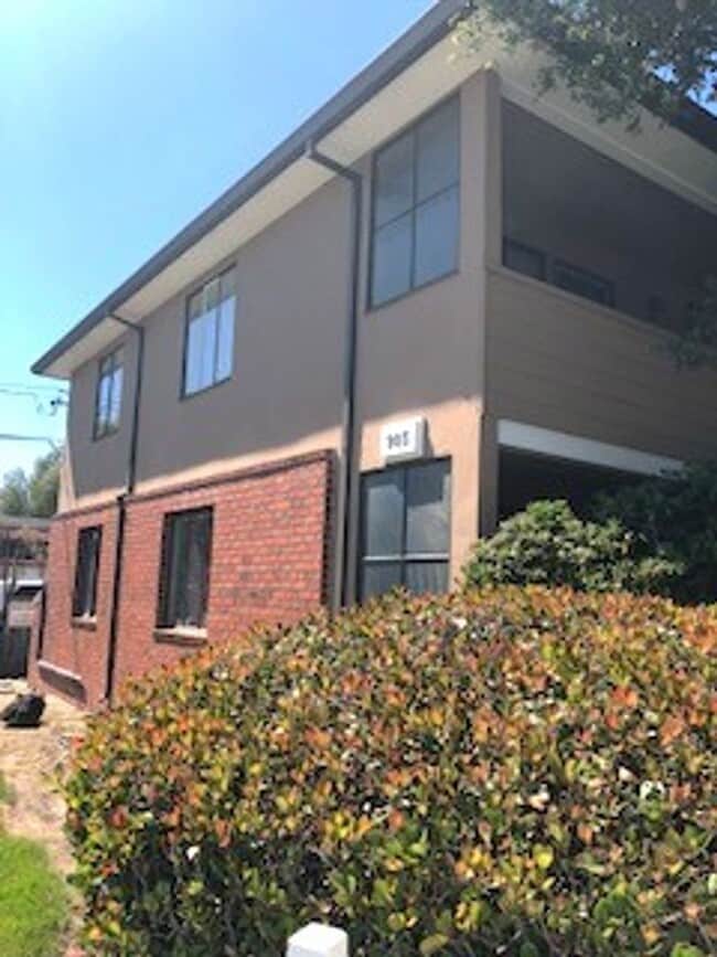 property at 911 Santa Clara Ave