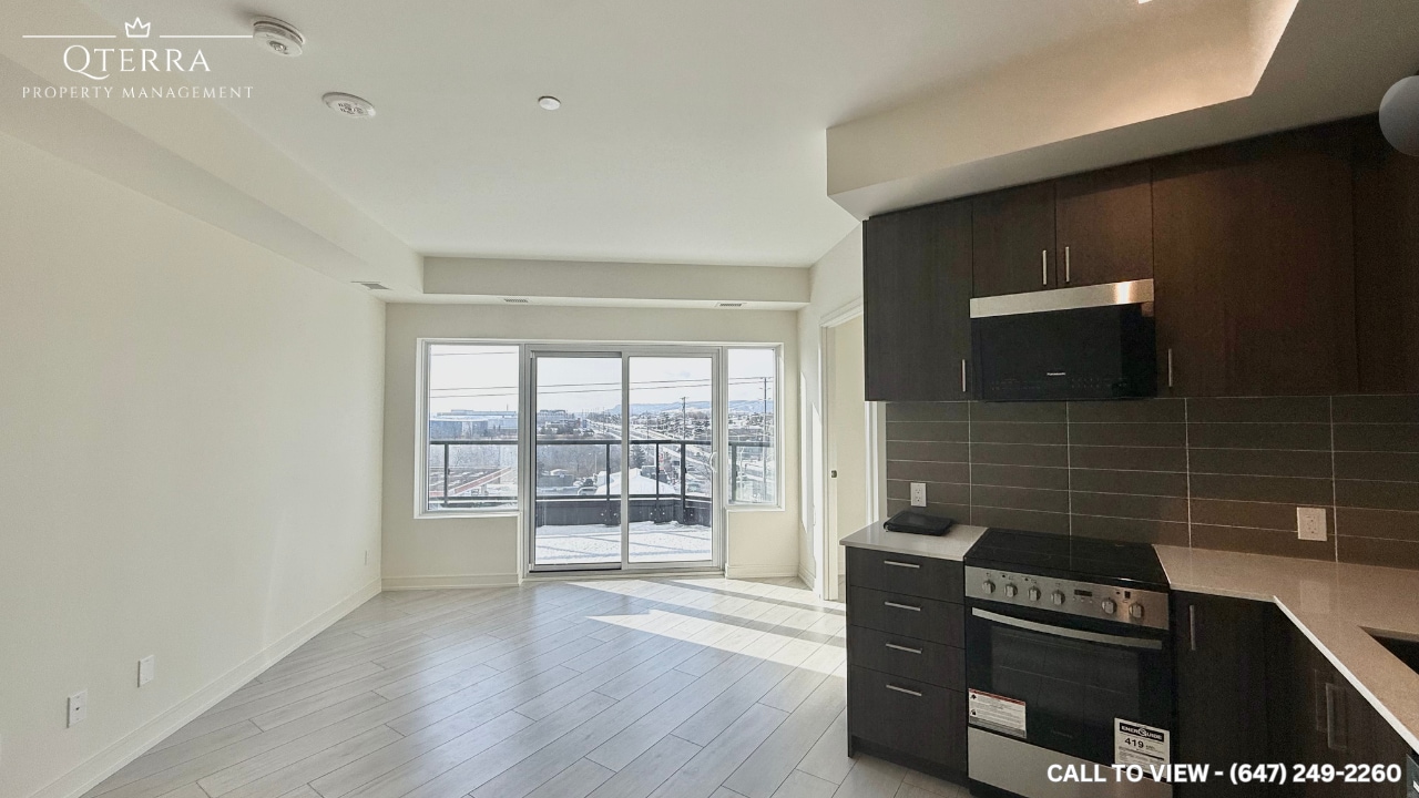 8020 Derry Rd in Milton, ON - Building Photo