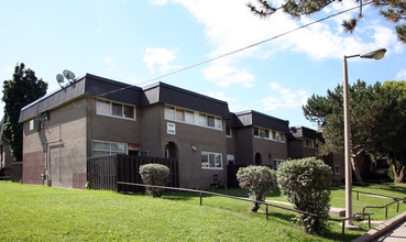 Tandridge Crescent in Toronto, ON - Building Photo - Building Photo