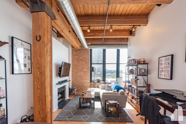 property at 728 W Jackson Blvd