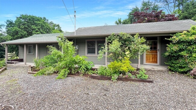 property at 1704 NY-9D