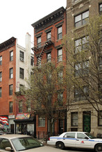 305 E Fourth St in New York, NY - Building Photo - Building Photo