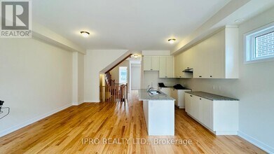 3098 Meadowridge Dr in Oakville, ON - Building Photo - Building Photo