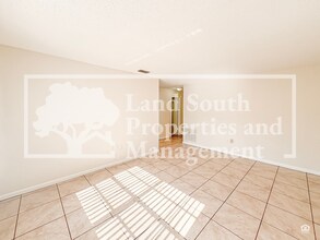 5847 Charlton Dr in Lakeland, FL - Building Photo - Building Photo