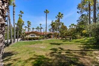 6518 Monte Fuego in Rancho Santa Fe, CA - Foto de edificio - Building Photo