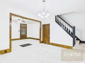 17 S Walnut St in Dallastown, PA - Building Photo