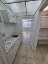 6980 NW 186th St in Hialeah, FL - Building Photo - Building Photo