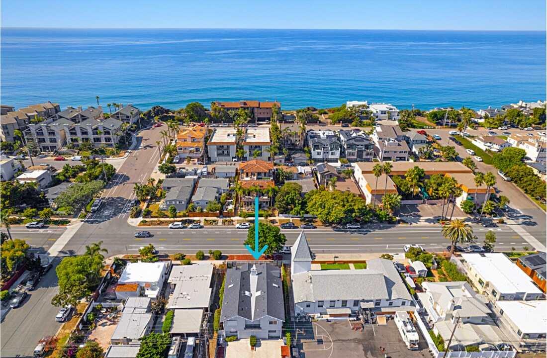 841-3 3rd St in Encinitas, CA - Building Photo