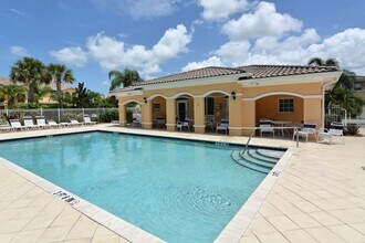 1509 Napoli Dr E in Sarasota, FL - Foto de edificio - Building Photo