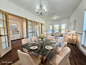 2333 Loreto Dr in Fort Worth, TX - Foto de edificio - Building Photo