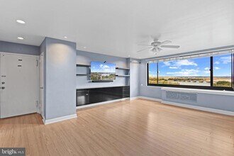 1021 Arlington Blvd in Arlington, VA - Building Photo - Building Photo