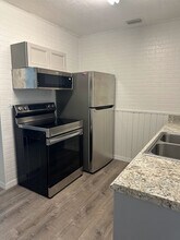 3115 Adrian Ave, Unit W in Largo, FL - Building Photo - Building Photo