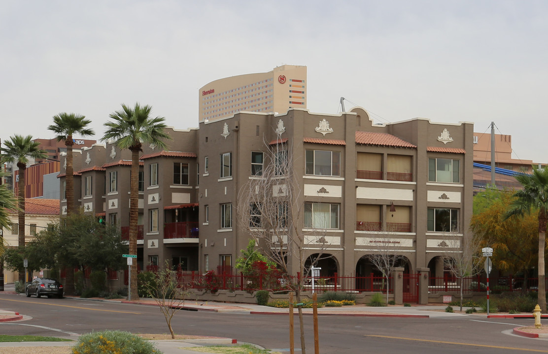 Lofts at Fillmore in Phoenix, AZ - Building Photo