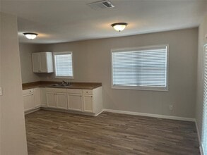 146 Tupelo 2 N in Palacios, TX - Building Photo - Building Photo