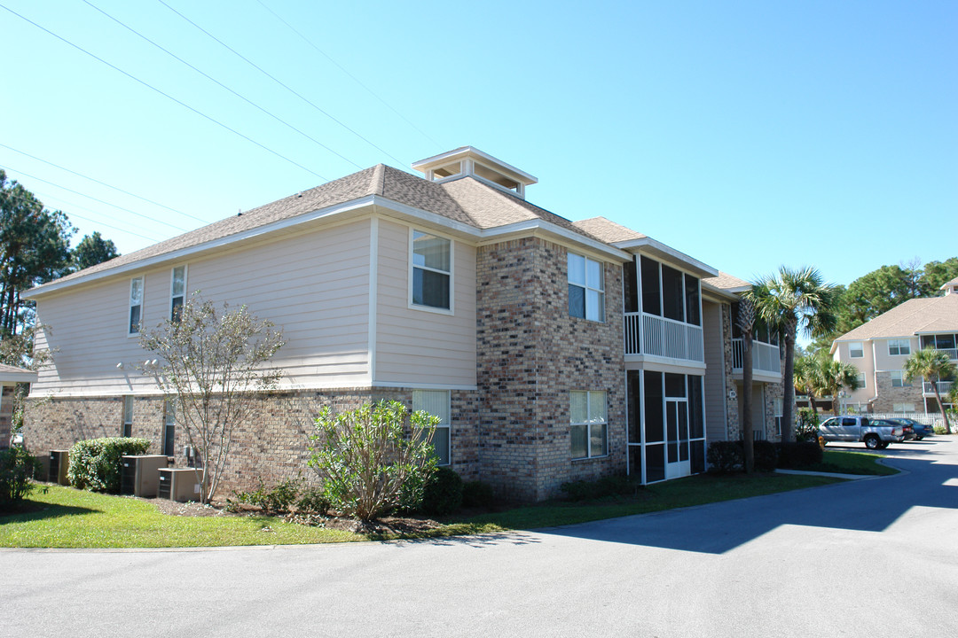 Crosslake Cove Apartments in Fort Walton Beach, FL - Building Photo