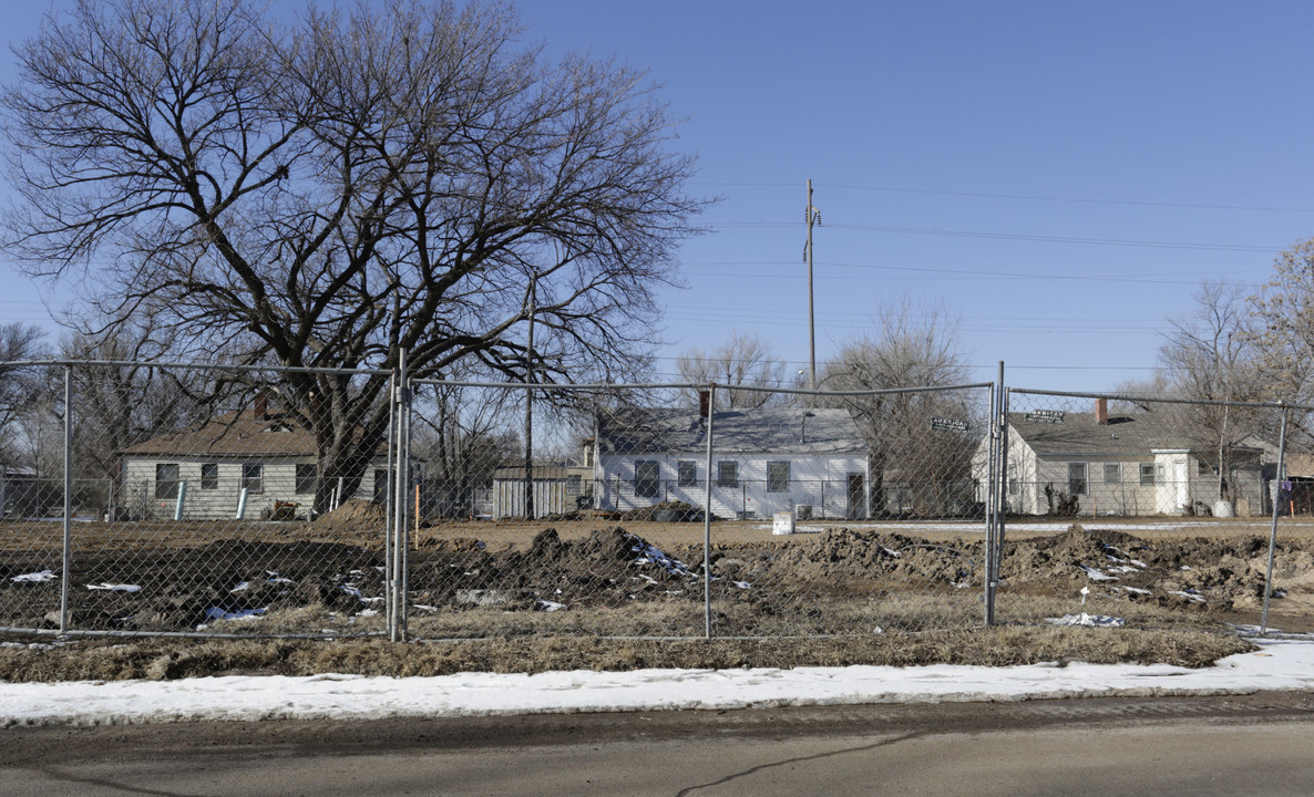 Sunflower Plaza Apartments in Wichita, KS - Building Photo