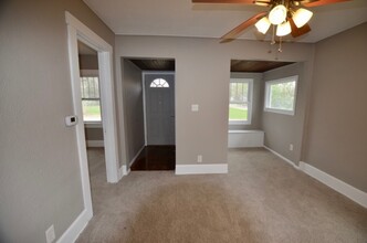 5630 Ovid Ave in Des Moines, IA - Building Photo - Building Photo