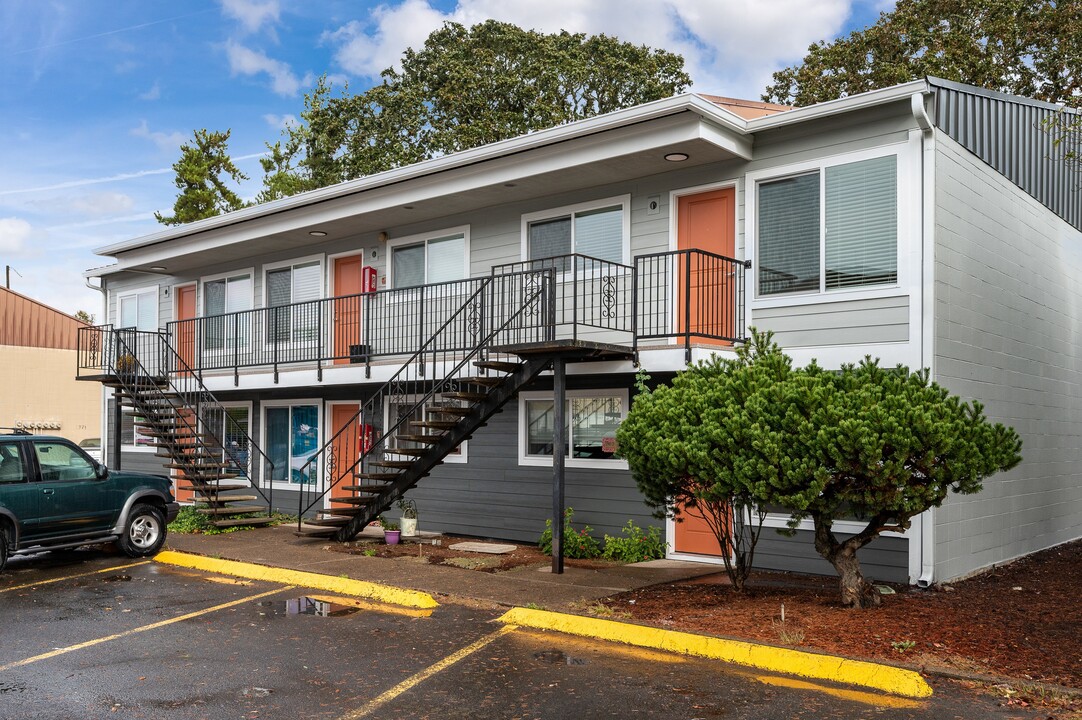 Peace Street in Salem, OR - Building Photo