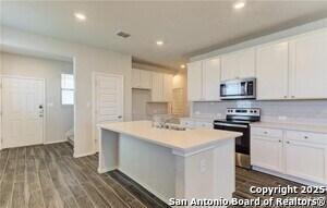 2420 Dielman Dr in Seguin, TX - Building Photo - Building Photo