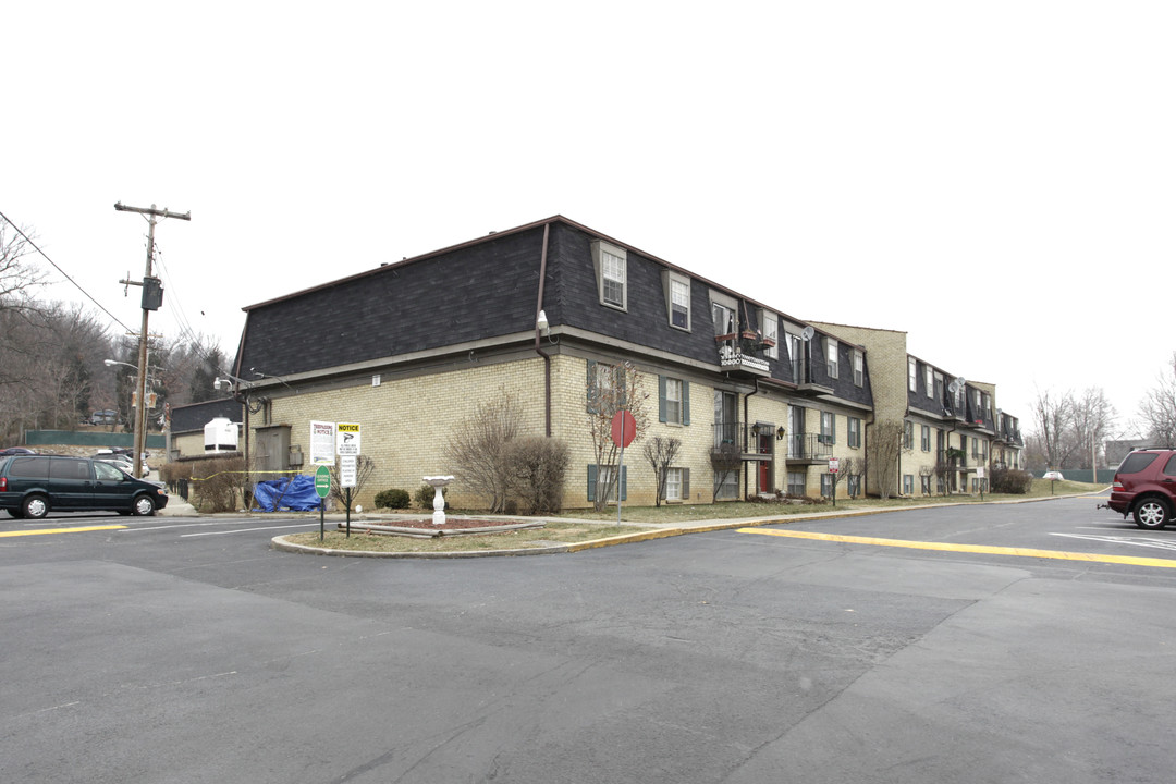 Southview Apartments in Louisville, KY - Building Photo