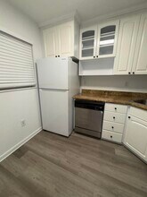 211 Lake Ave in Lake Worth Beach, FL - Building Photo - Building Photo