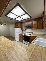 616 W Yosemite Ave in Merced, CA - Building Photo