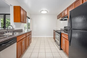 Ashley Apartments in Laurel, MD - Foto de edificio - Interior Photo