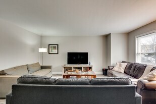 226 S Hoyne Ave, Unit SI ID1255618P in Chicago, IL - Building Photo