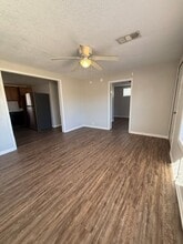 214 S Stockwell Ave in Iowa, LA - Building Photo - Building Photo