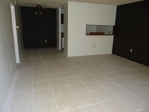 4648 Earl Gros Ave in Baton Rouge, LA - Foto de edificio - Interior Photo