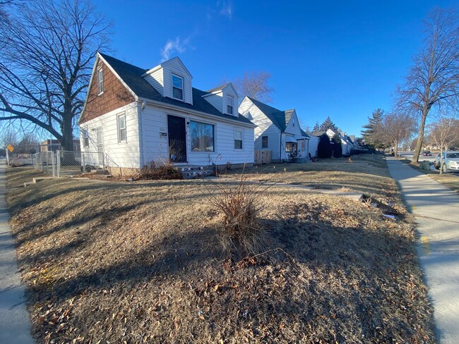 5003 N 51st Blvd in Milwaukee, WI - Building Photo - Building Photo