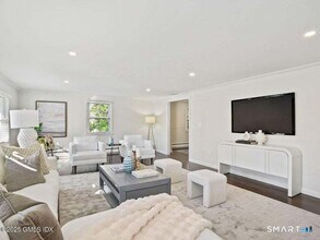 48 Meyer Pl in Greenwich, CT - Building Photo - Building Photo
